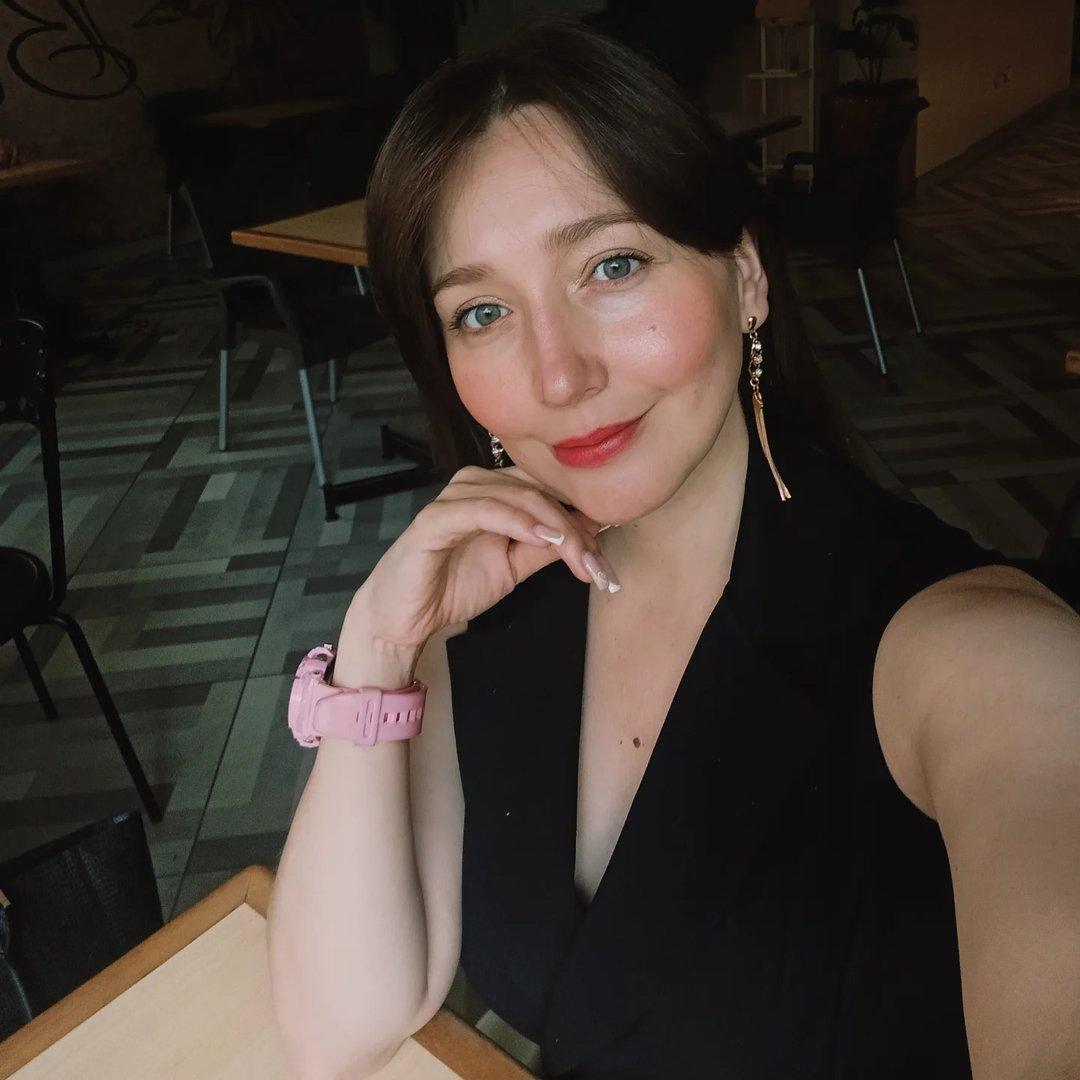 Yakeline Bustamante con actitud estratégica